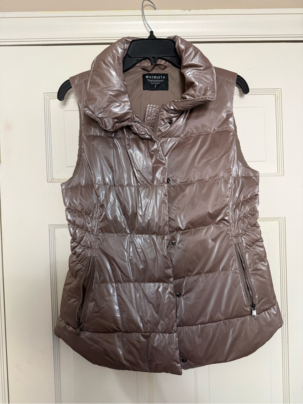 Athleta Puffer Vest - S